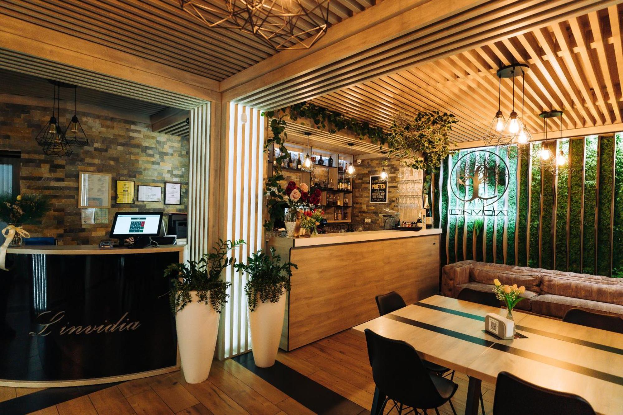 L'Invidia Hotel Novaci-Străini Eksteriør billede