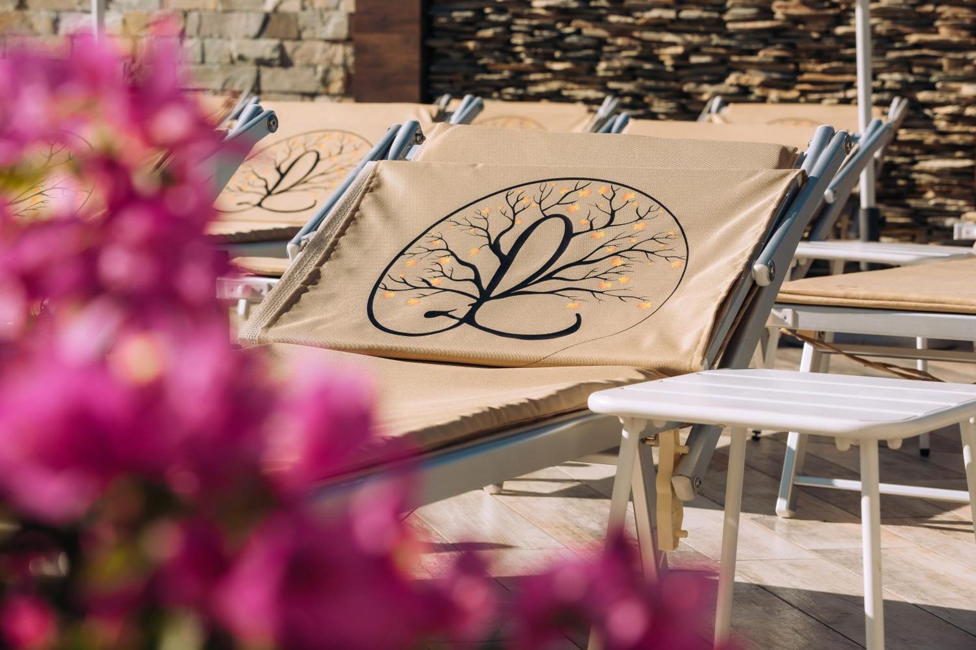 L'Invidia Hotel Novaci-Străini Eksteriør billede