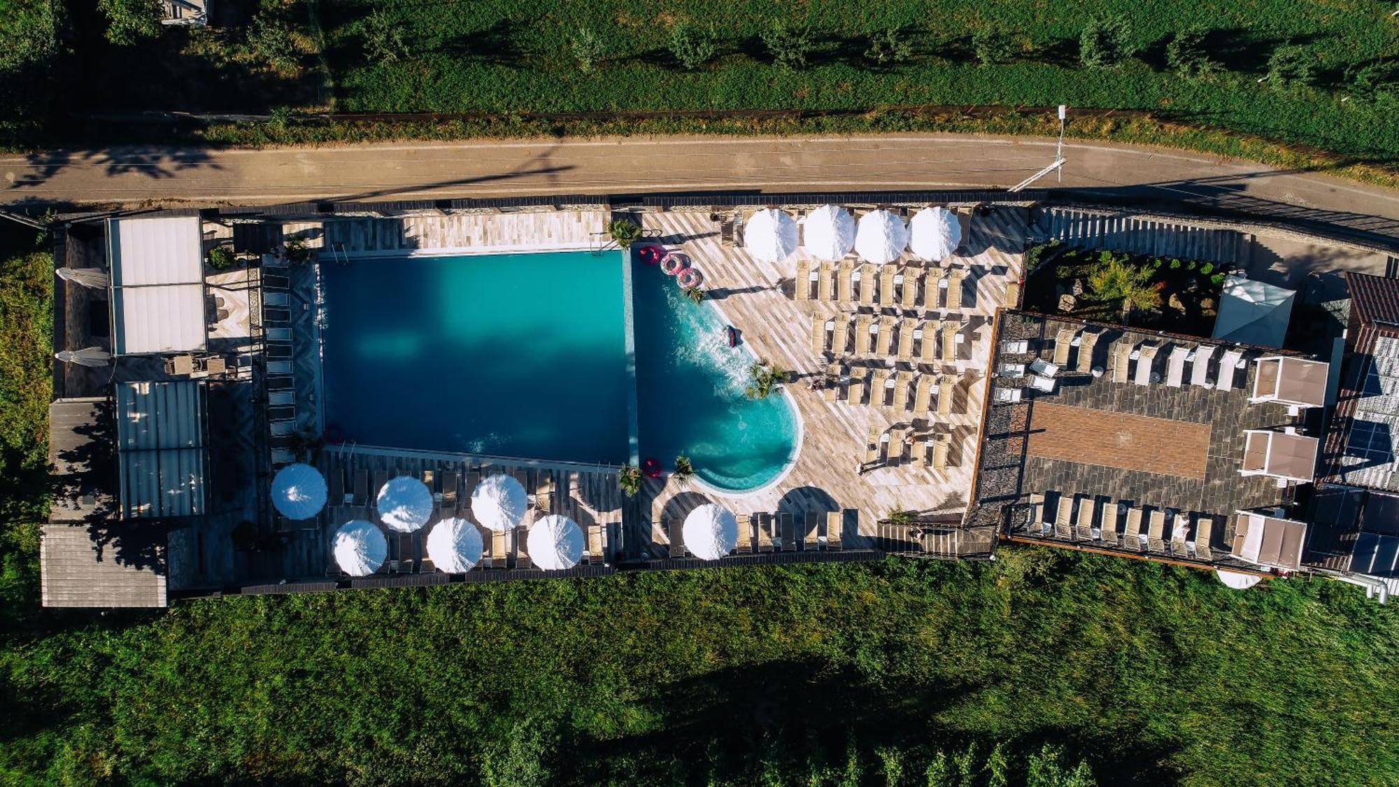 L'Invidia Hotel Novaci-Străini Eksteriør billede